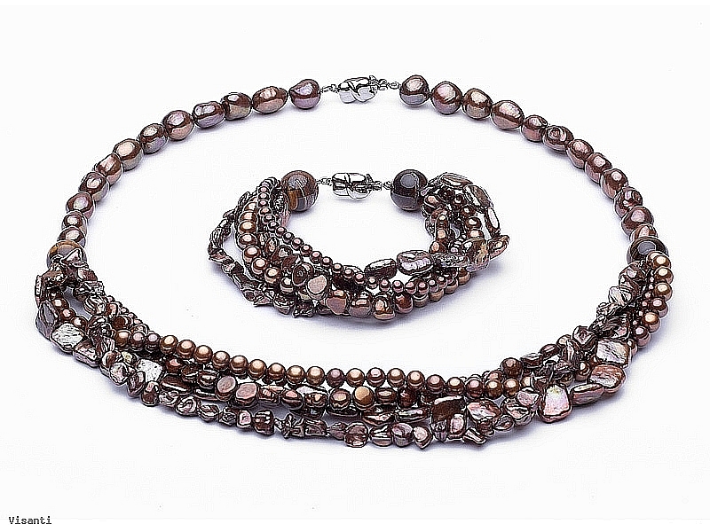 Komplet - naszyjnik i bransoleta - wykonany z brązowych pereł różnego kształtu, zapięcie srebrne rodowane